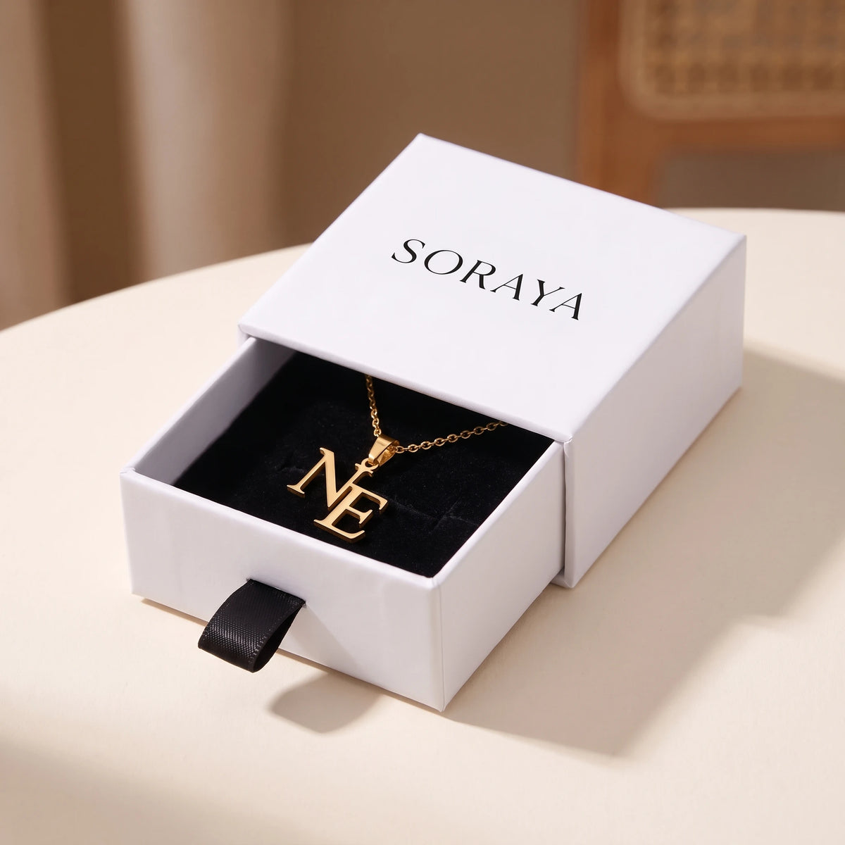 Collier double lettre dans son écrin SORAYA