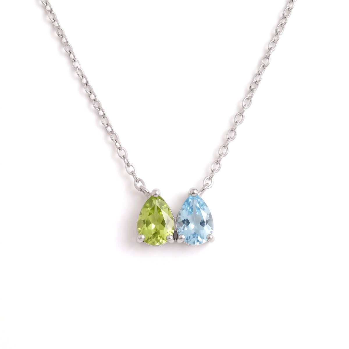 Collier ROSALIE argenté, péridot et aigue-marine, sur fond blanc