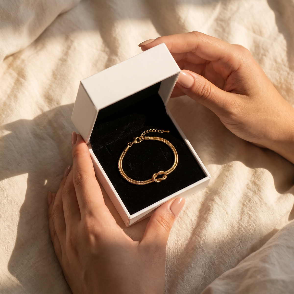 Bracelet Nœud Éternel dans son écrin