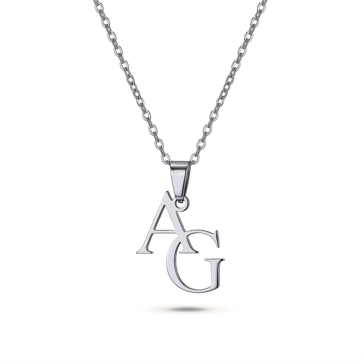 Collier double lettre, finition argentée
