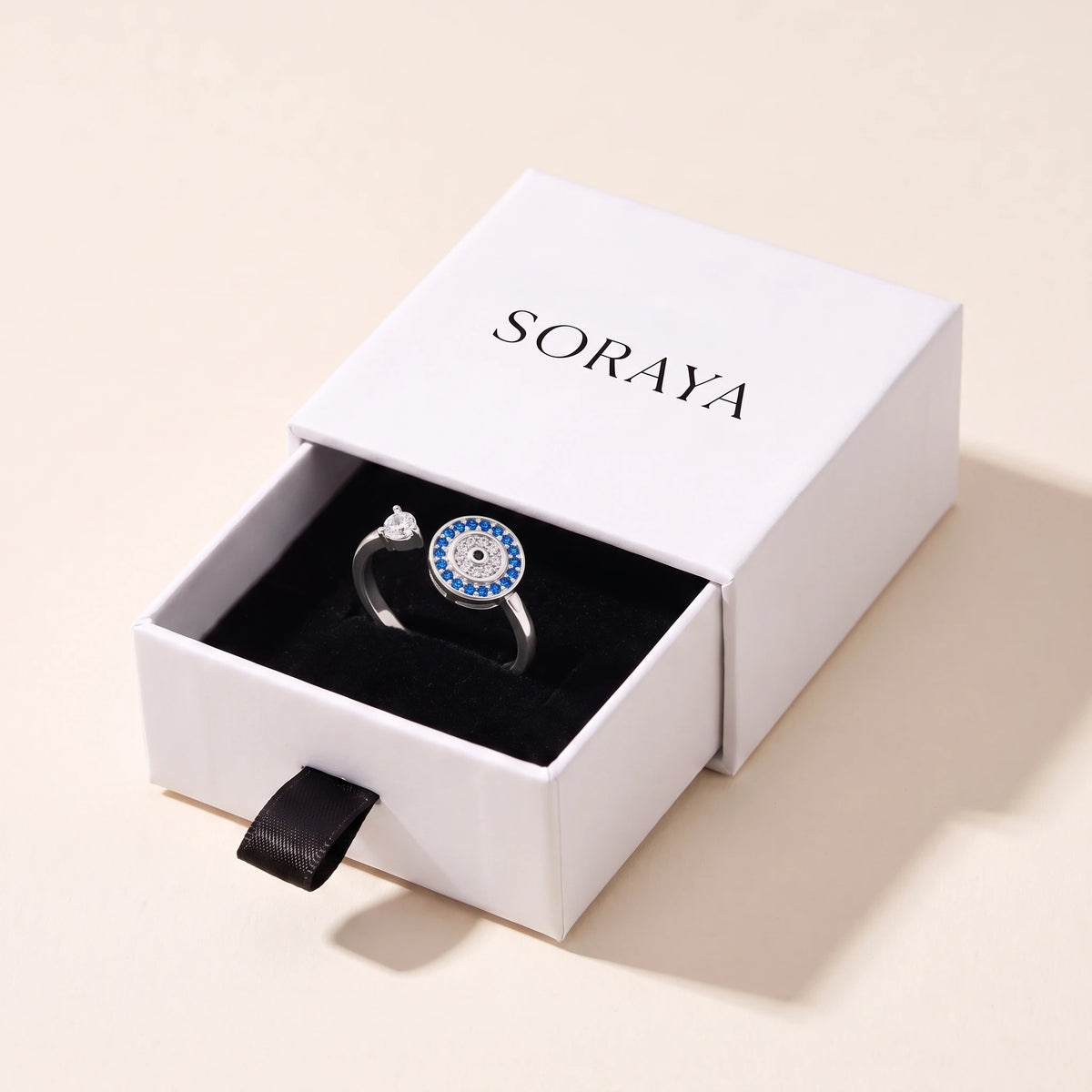 Bague Œil Porte-Bonheur dans son écrin Soraya