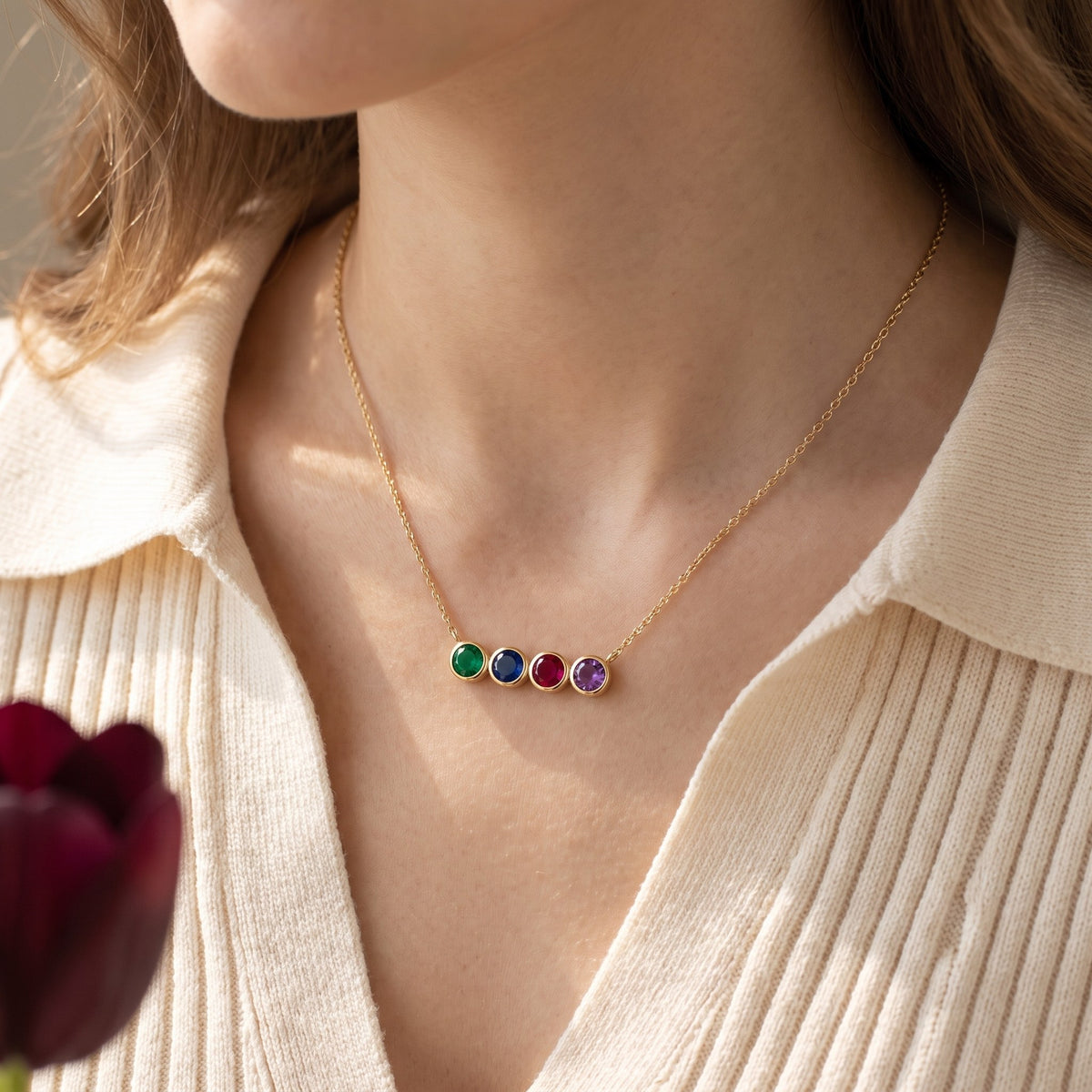 Collier Viora doré porté